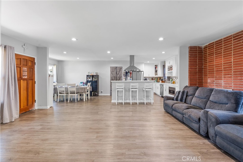 MLS #WS25271097 image #10