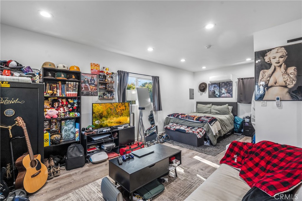 MLS #WS25271097 image #19