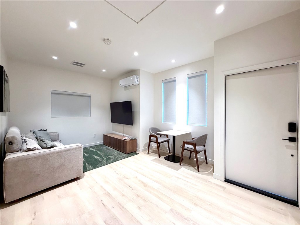 MLS #WS25271140 image #3