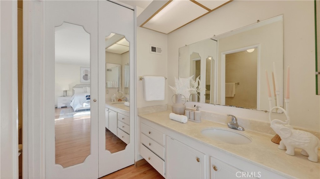 MLS #WS25271265 image #13