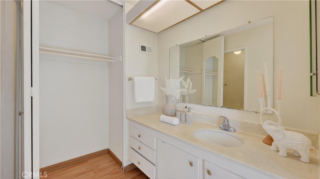 MLS #WS25271265 image #14