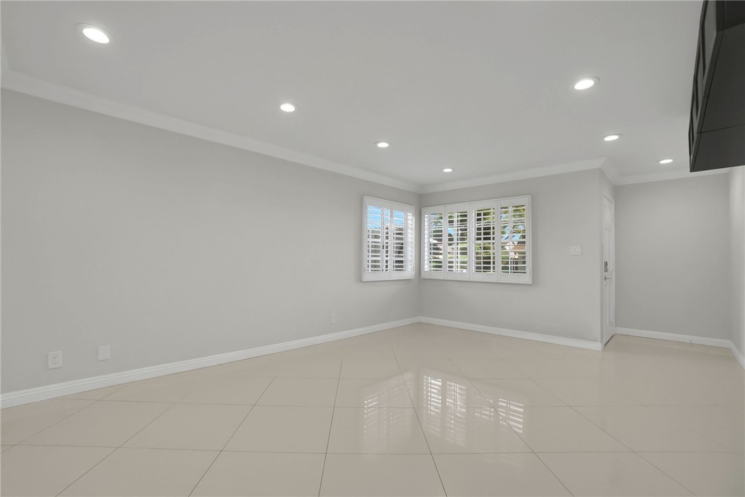 MLS #WS25271307 image #4