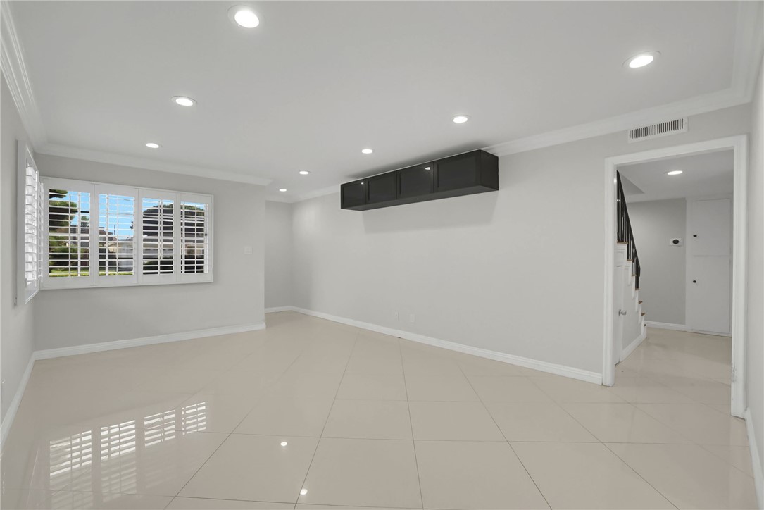 MLS #WS25271307 image #5