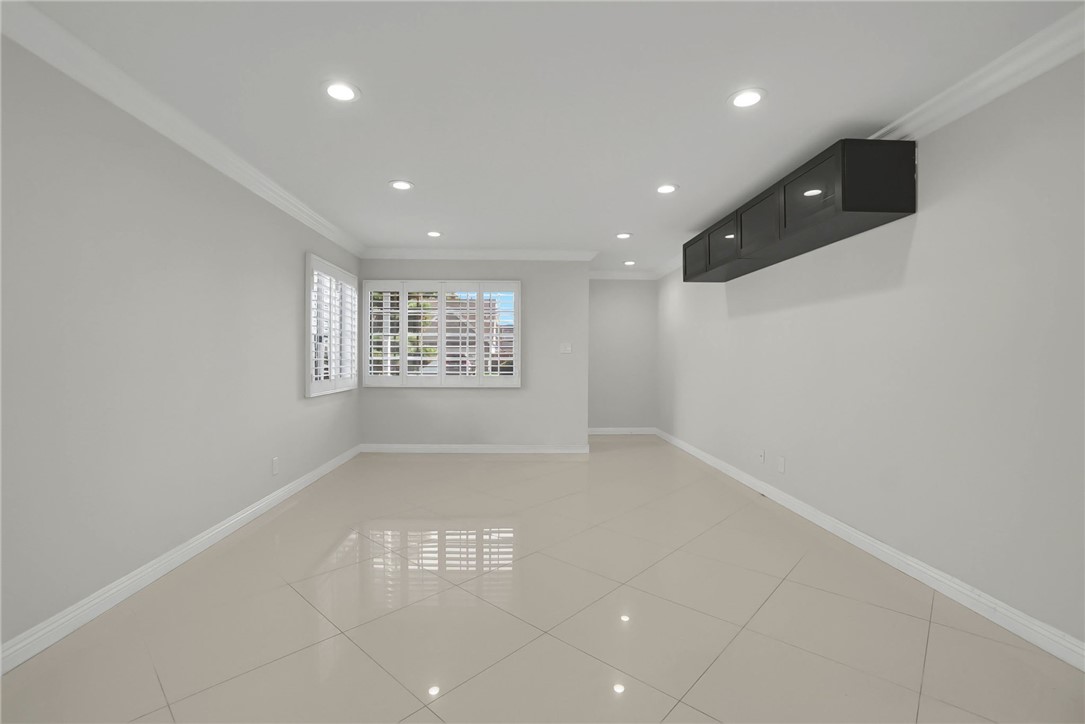 MLS #WS25271307 image #6