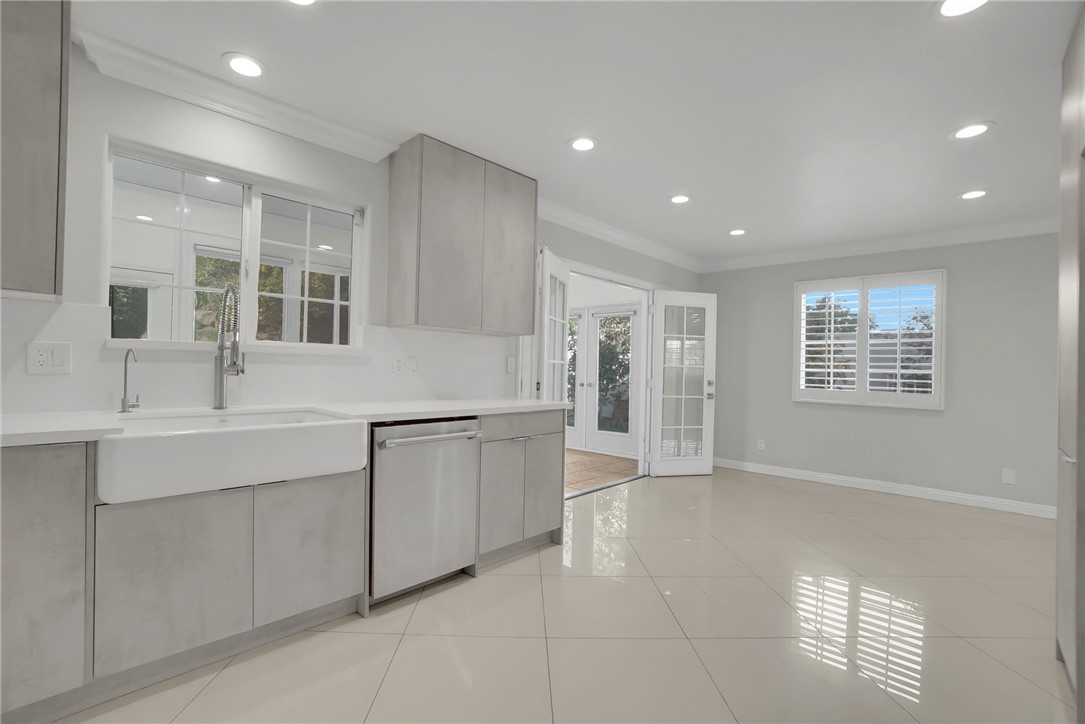 MLS #WS25271307 image #9