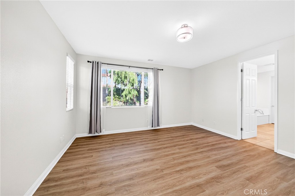 MLS #WS25271519 image #32