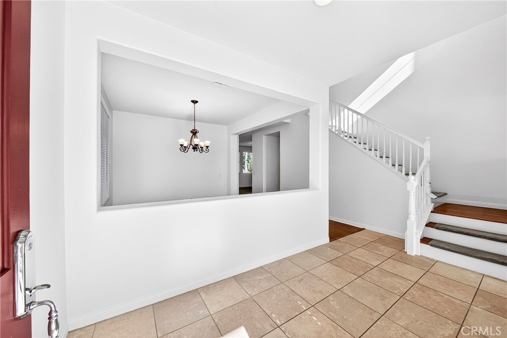 MLS #WS25271519 image #8