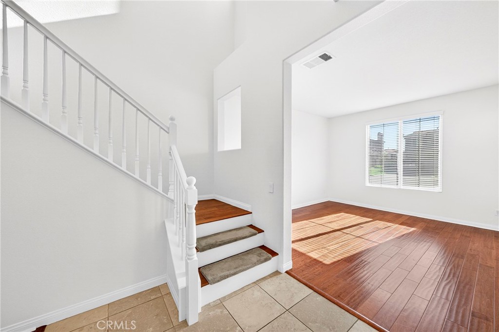 MLS #WS25271519 image #9