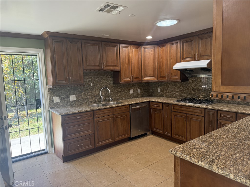 MLS #WS25271706 image #2