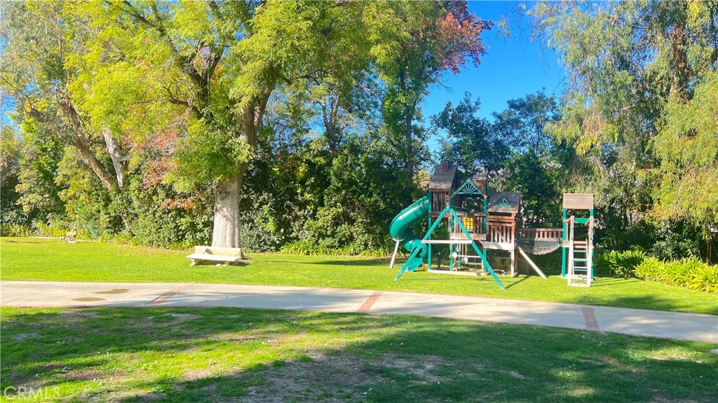 MLS #WS25271735 image #2