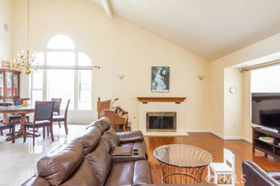 MLS #WS25271854 image #1