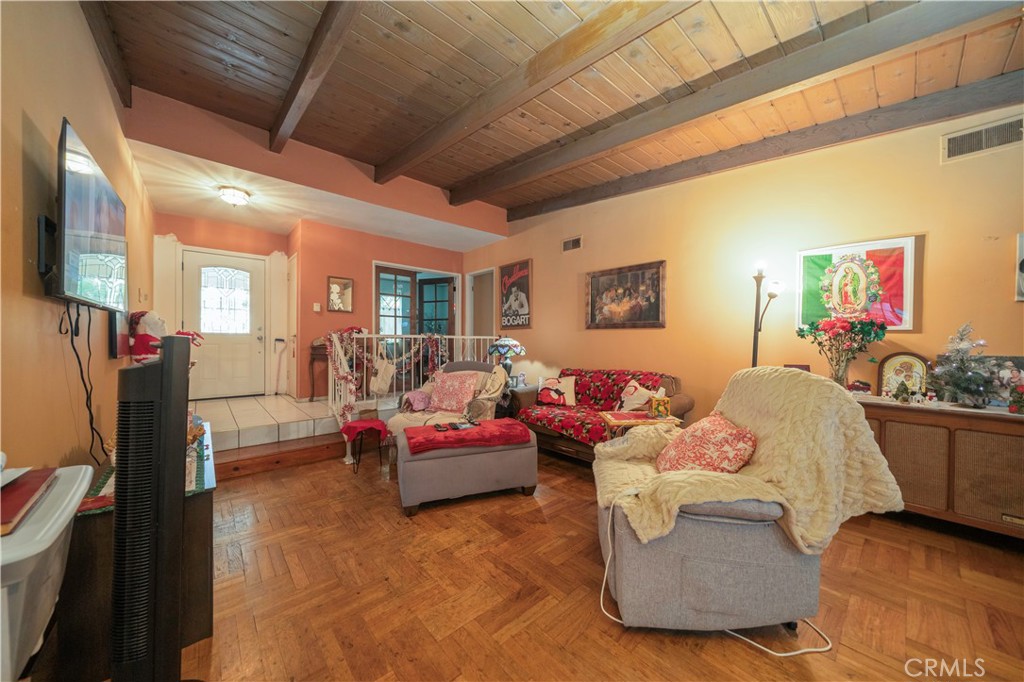 MLS #WS25271909 image #1