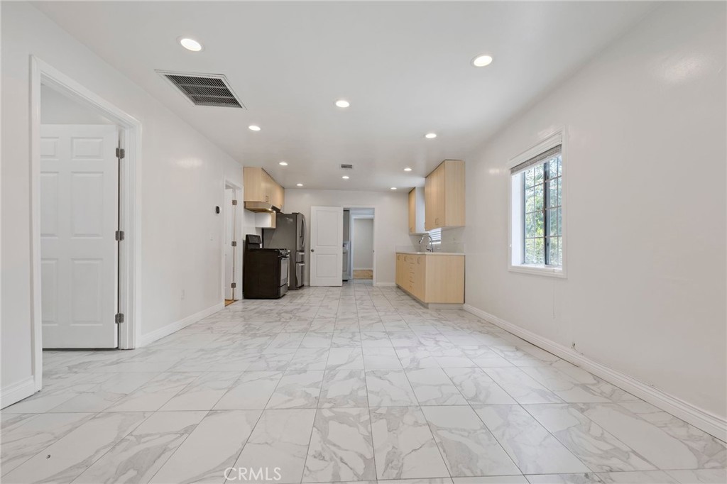 MLS #WS25272057 image #1