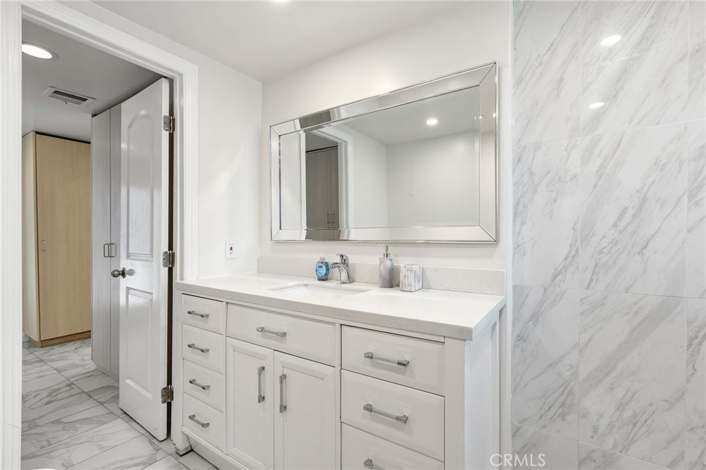 MLS #WS25272057 image #10