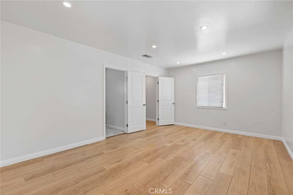 MLS #WS25272057 image #12