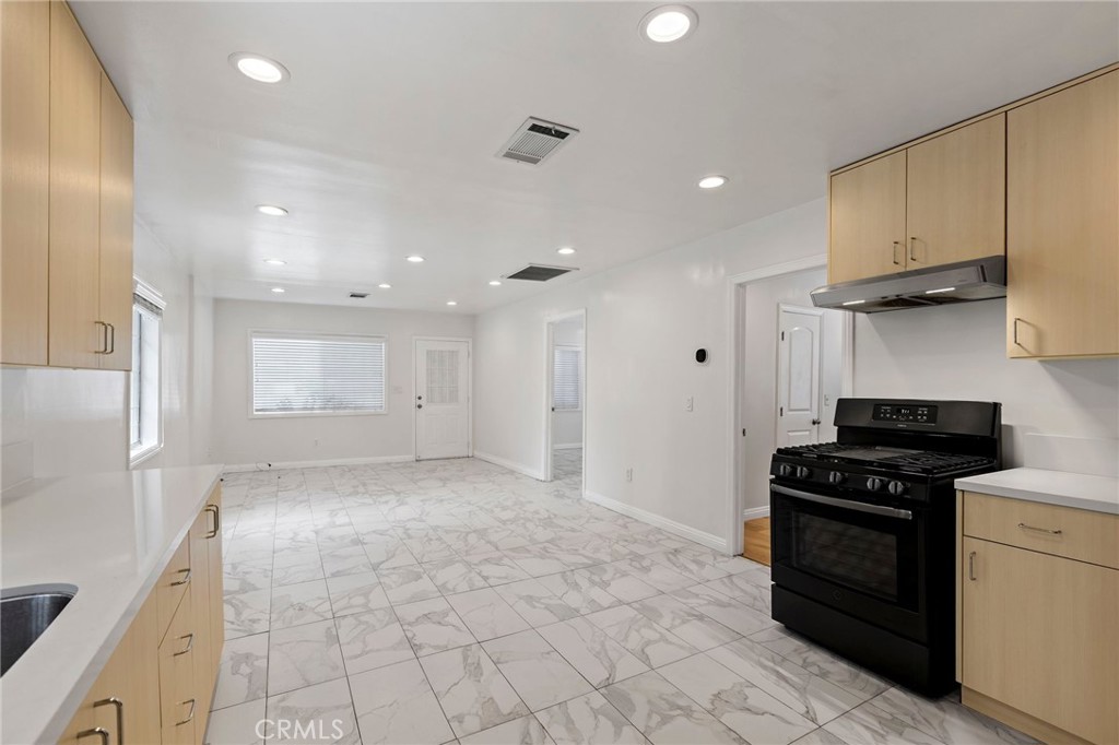 MLS #WS25272057 image #3