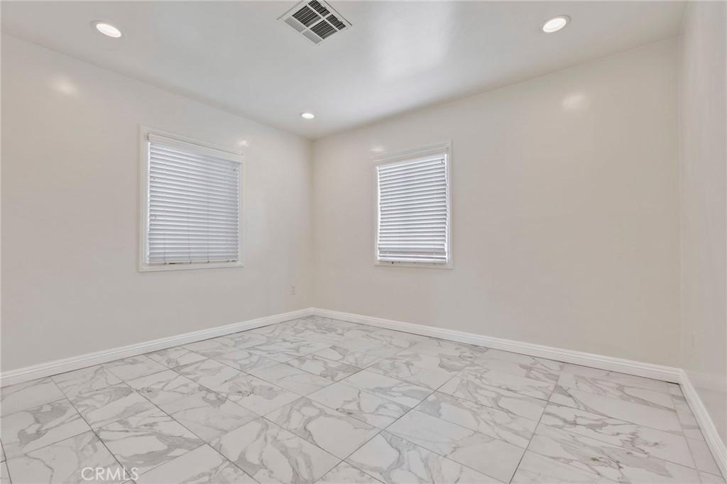 MLS #WS25272057 image #6