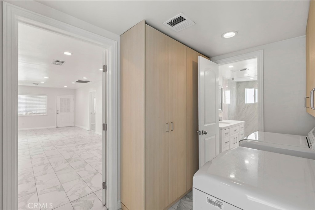 MLS #WS25272057 image #9