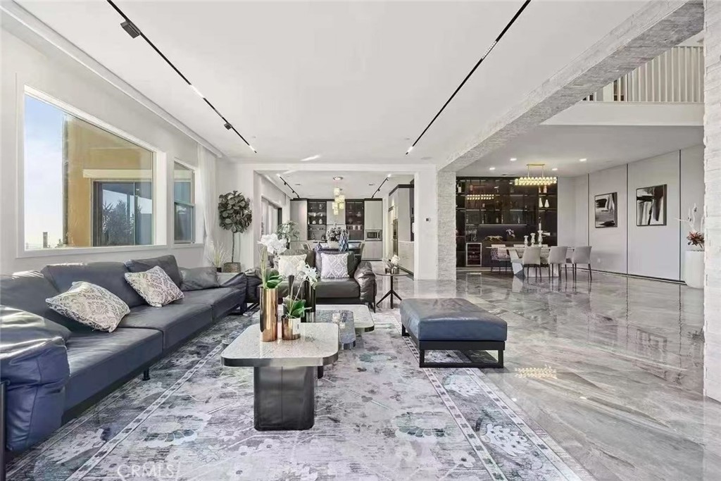 MLS #WS25272102 image #7