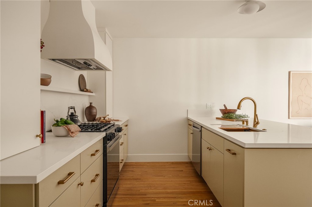 MLS #WS25272208 image #9