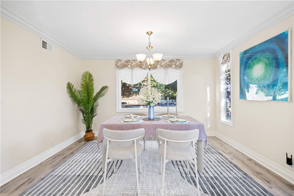 MLS #WS25272228 image #10