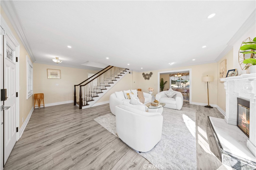 MLS #WS25272228 image #5