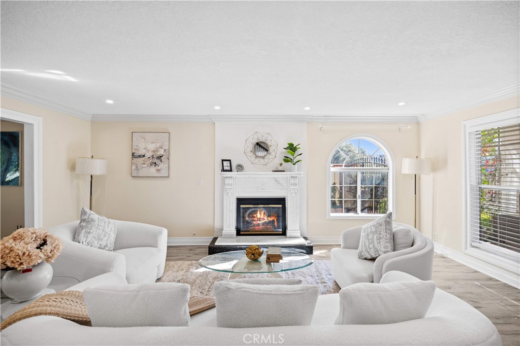 MLS #WS25272228 image #6