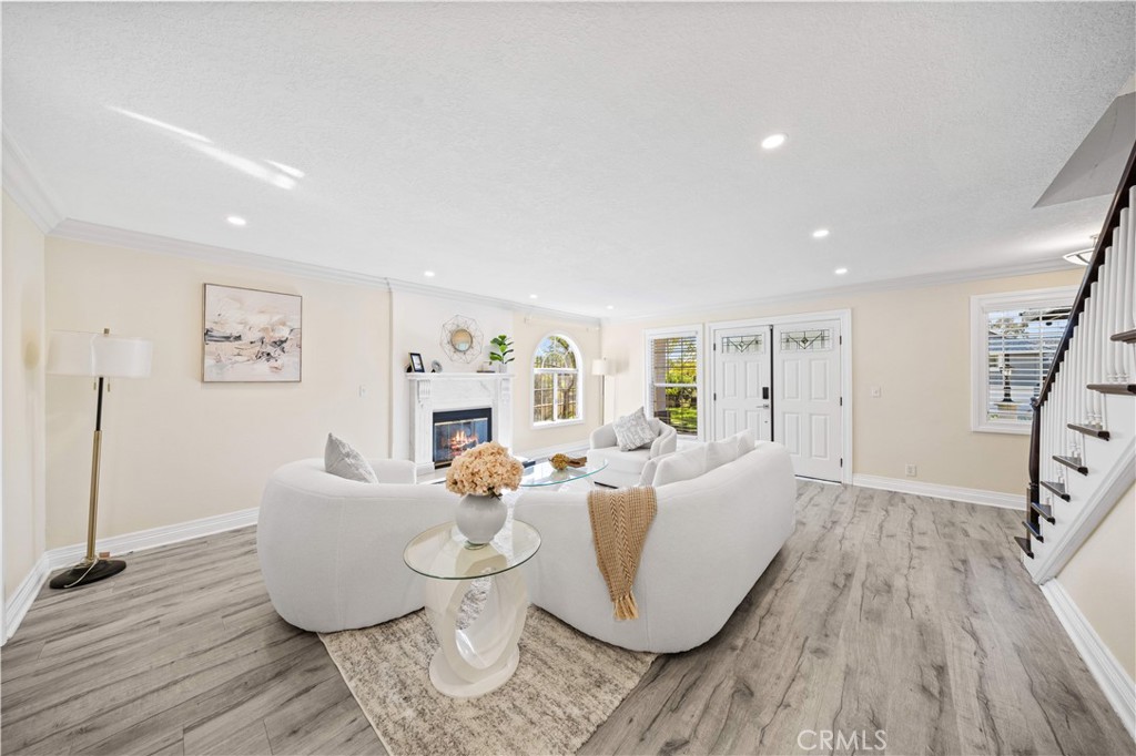 MLS #WS25272228 image #7