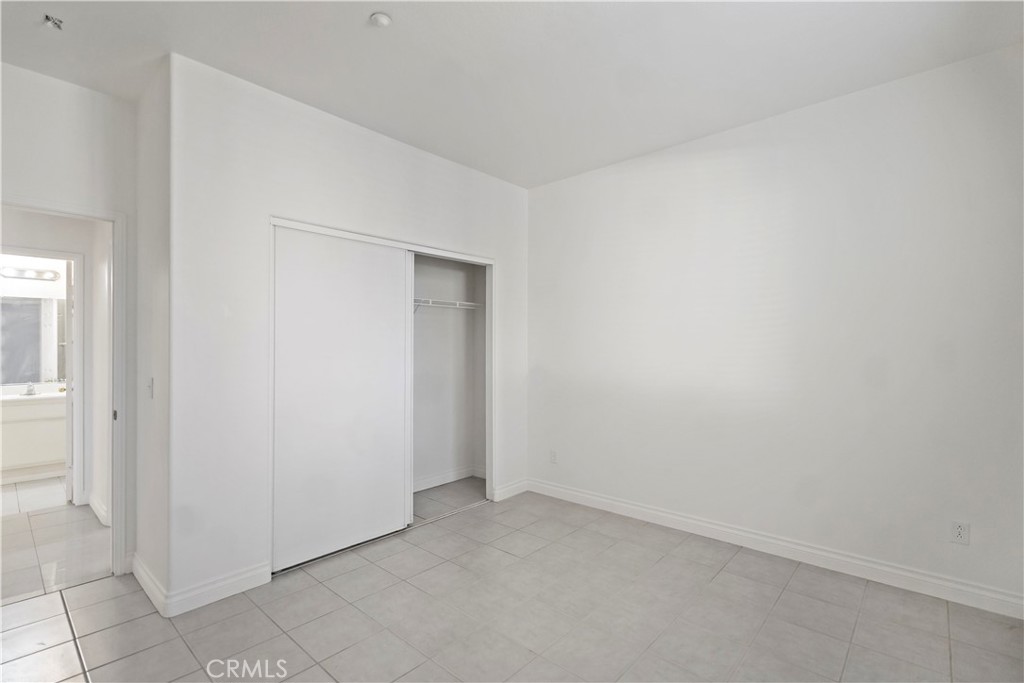 MLS #WS25272233 image #12