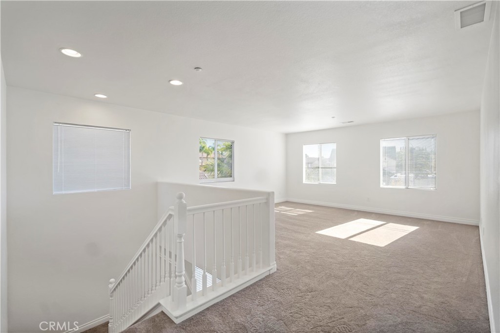 MLS #WS25272233 image #17