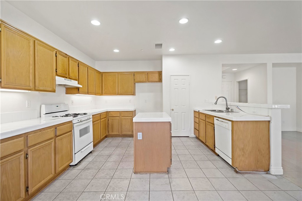 MLS #WS25272233 image #7