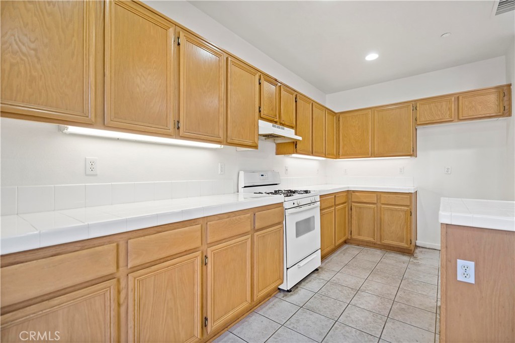 MLS #WS25272233 image #9