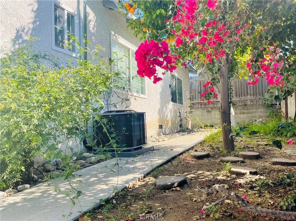 MLS #WS25272297 image #1