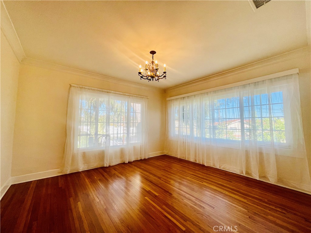 MLS #WS25272297 image #5