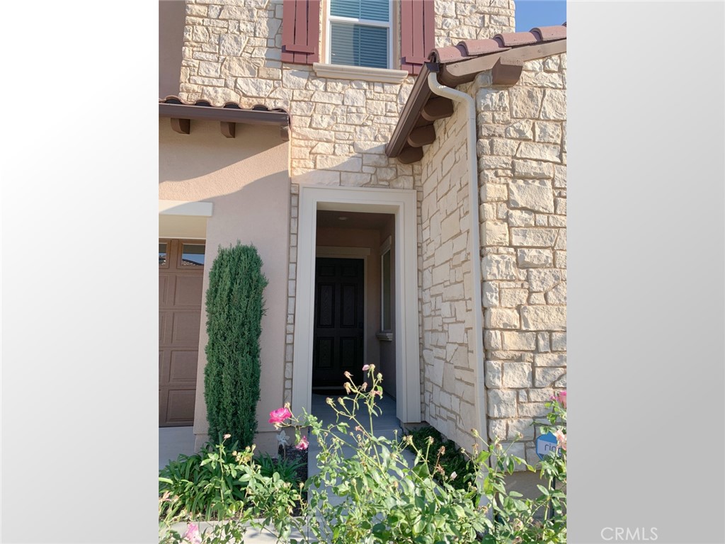 MLS #WS25272323 image #1