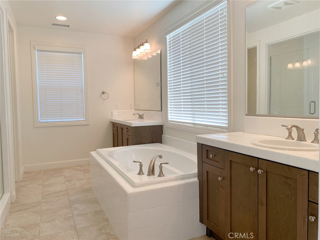 MLS #WS25272323 image #19