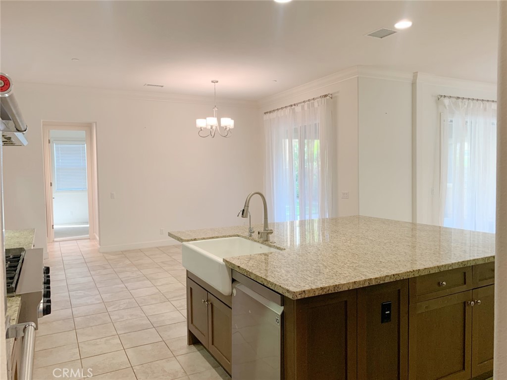 MLS #WS25272323 image #8