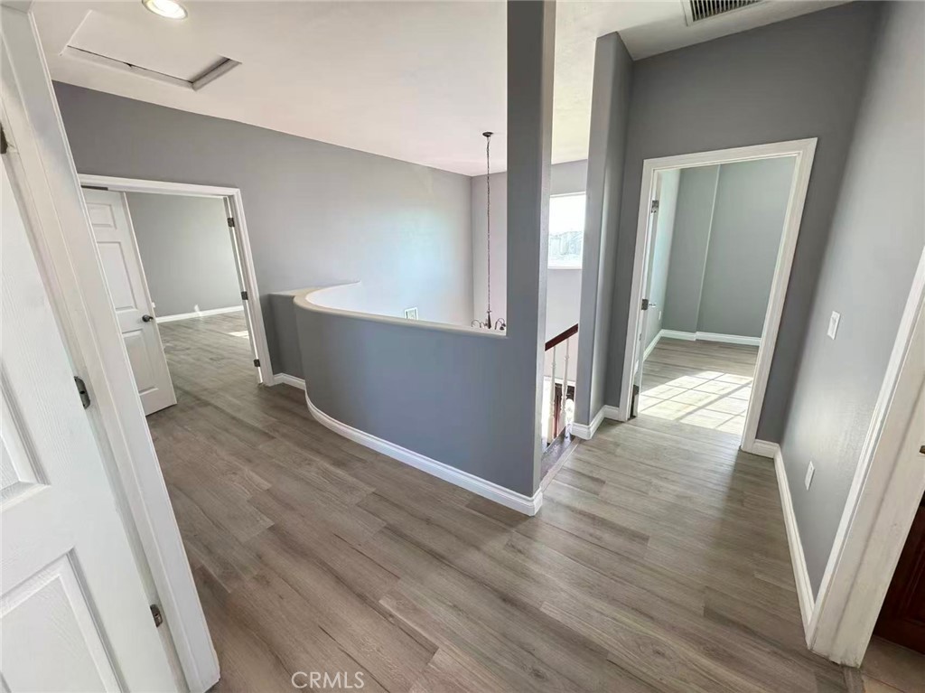 MLS #WS25272554 image #9