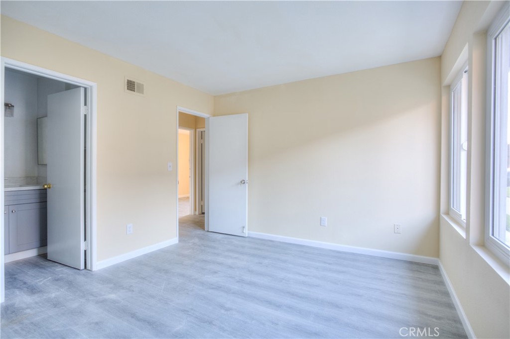 MLS #WS25272868 image #12