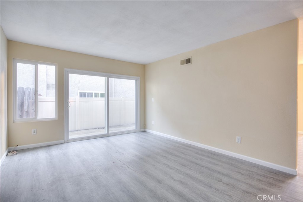 MLS #WS25272868 image #14