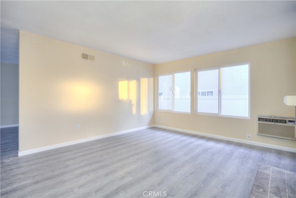 MLS #WS25272868 image #3