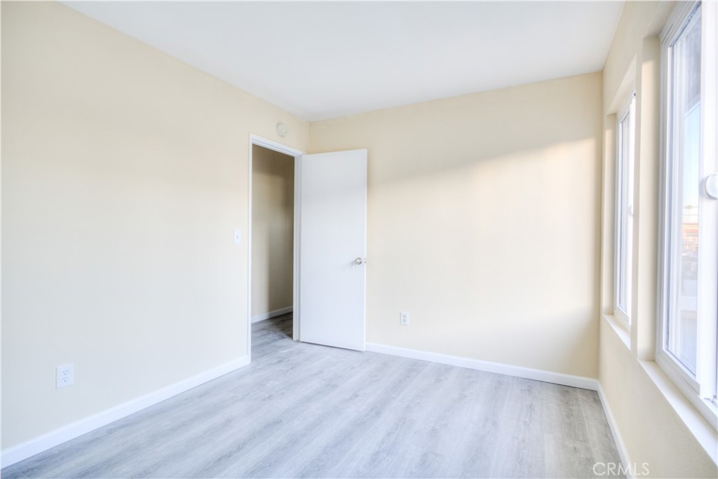 MLS #WS25272928 image #9