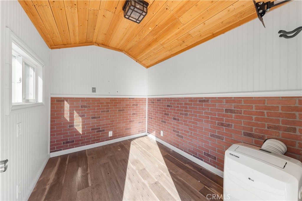 MLS #WS25273026 image #26