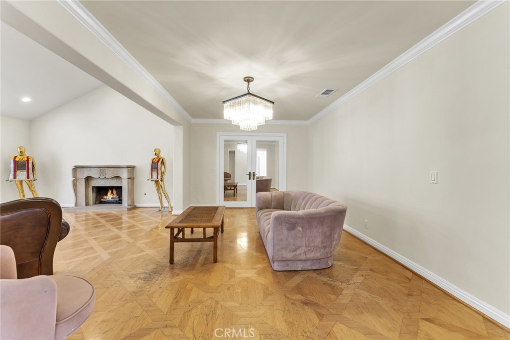 MLS #WS25273040 image #9