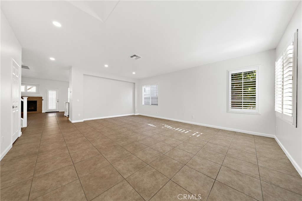 MLS #WS25273435 image #18