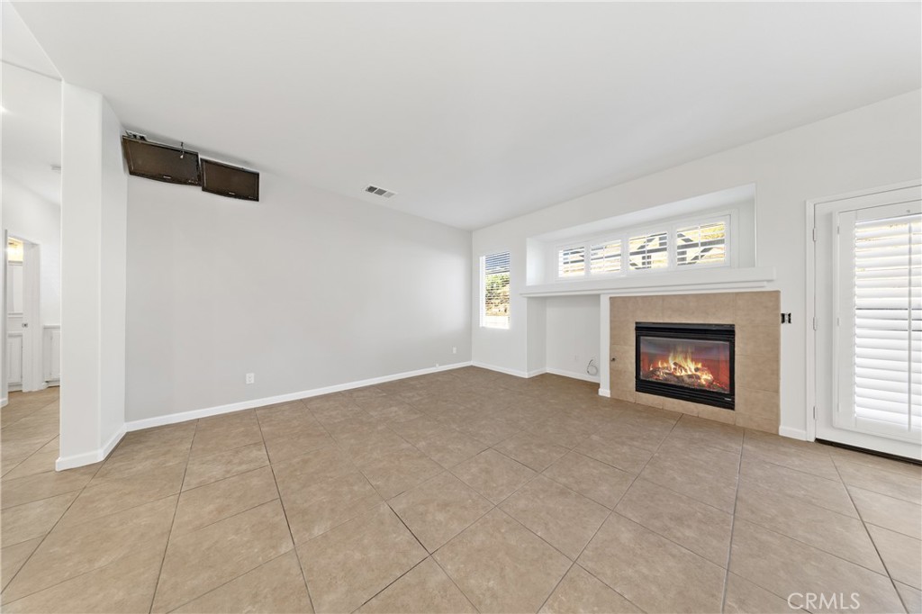 MLS #WS25273435 image #23