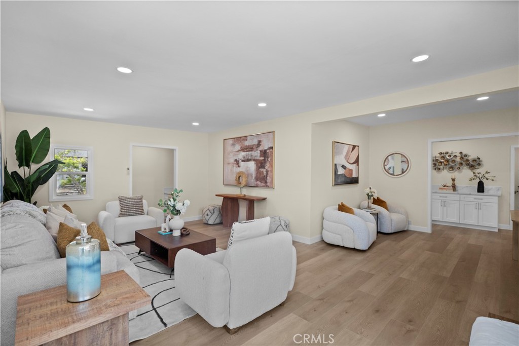 MLS #WS25273470 image #5