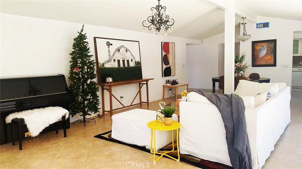 MLS #WS25273850 image #1