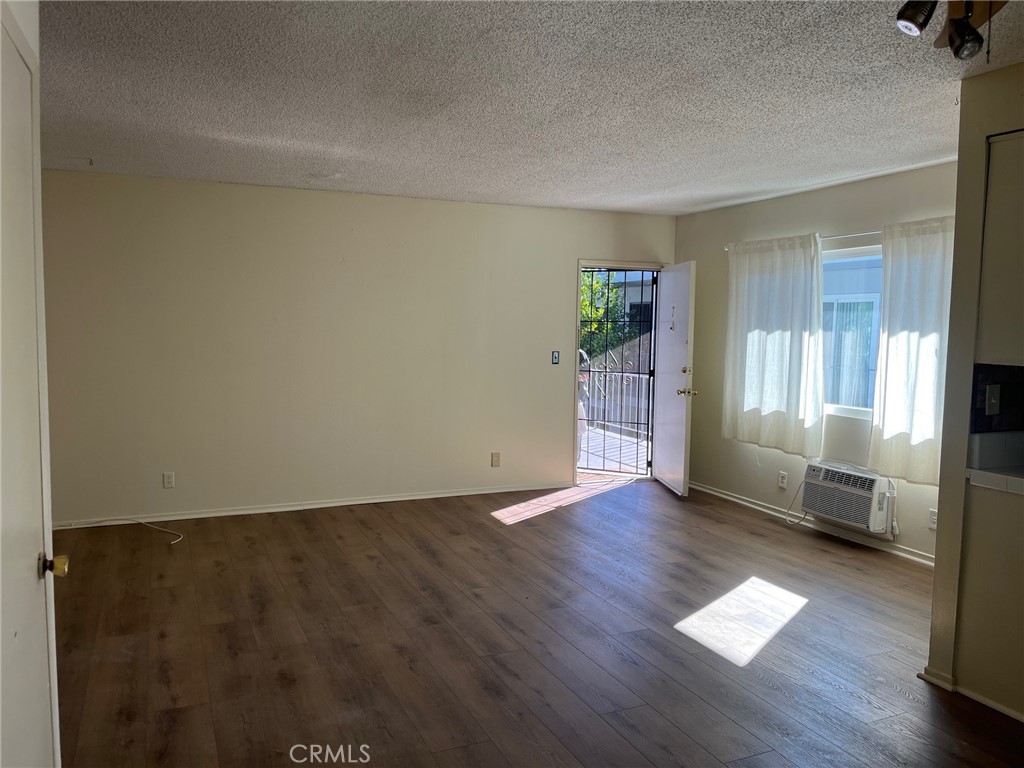 MLS #WS25273996 image #2