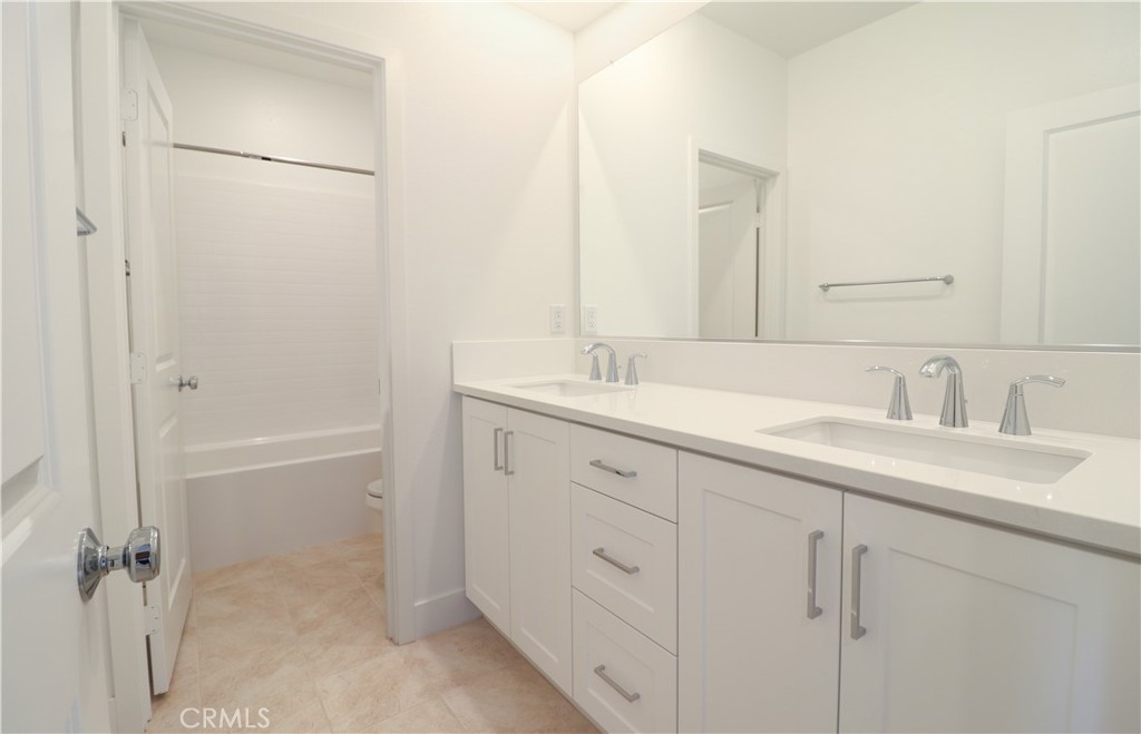 MLS #WS25274374 image #16